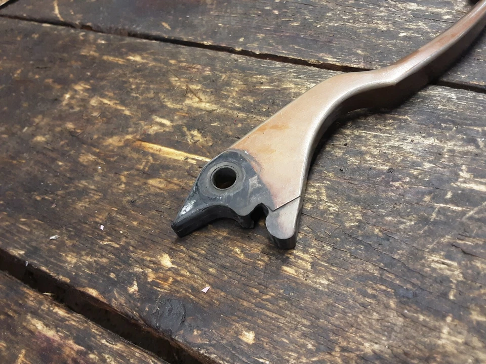 82 Suzuki GS 750 E 1982 OEM palanca de freno  Foto 2 de 4