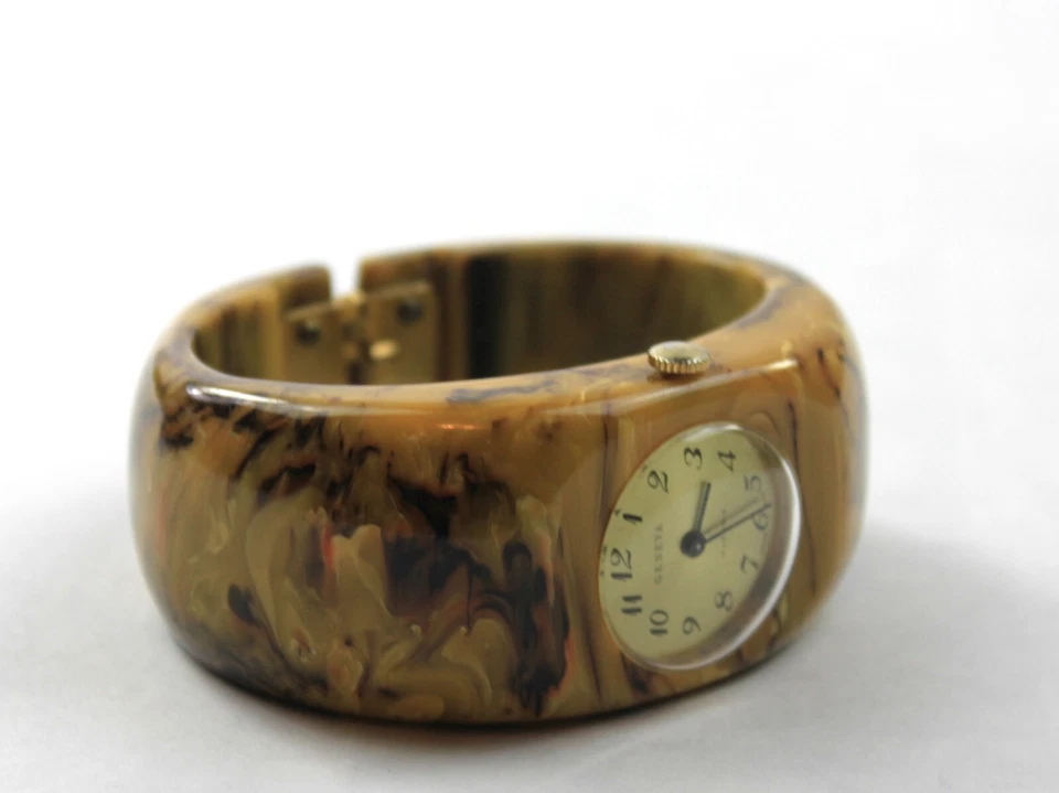 Reloj de pulsera Geneva baquelita años 40 Mississippi barro bisagras abrazadera Foto 3 de 4