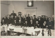 B2 - Foto Photo Fotografia anni 50 - Gruppo Cena Pranzo con Trofei Coppe