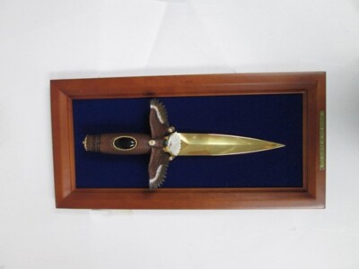 Rare Vintage Hardwood Franklin Mint Ray Master of the Shores Eagle Fish Knife