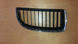 Niere rechts Frontgrill Kühlergrill Ziergitter 7120008 224059-10 BMW E90 "05-08