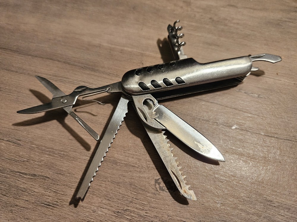 MULTI-TOOL POCKET KNIFE- TOOL or TACKLE BOX MUST HAVE! MT-1011