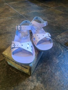 saltwater sandals shiny pink