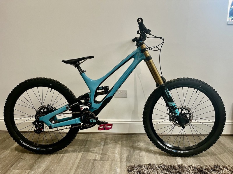 2021 Specialized Demo 8 Carbon 27.5 Large