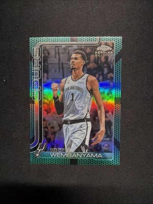 Topps 2025-26 Chrome Victor Wembanyama Serial #221 057/199 San Antonio Spurs