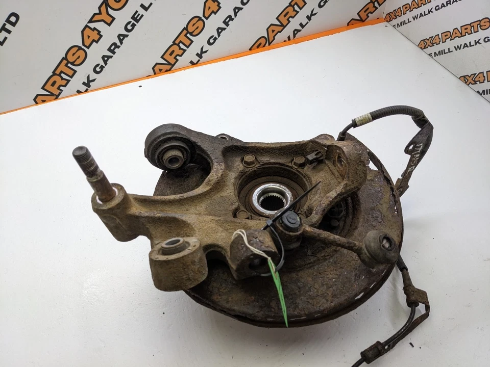 Hyundai Santa Fe MK2 2012 2,2 CRDI rueda trasera izquierda buje husillo Foto 3 de 4