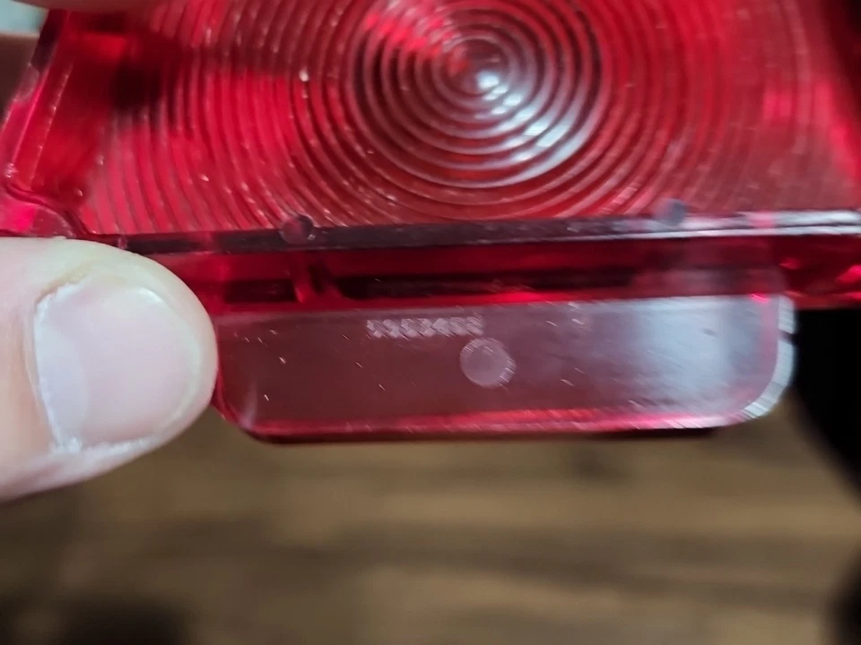 Chevrolet Nova Wagon 1962-64 nos diestro o izquierdo lámpara trasera lente GM # 5953458 OEM Foto 4 de 4