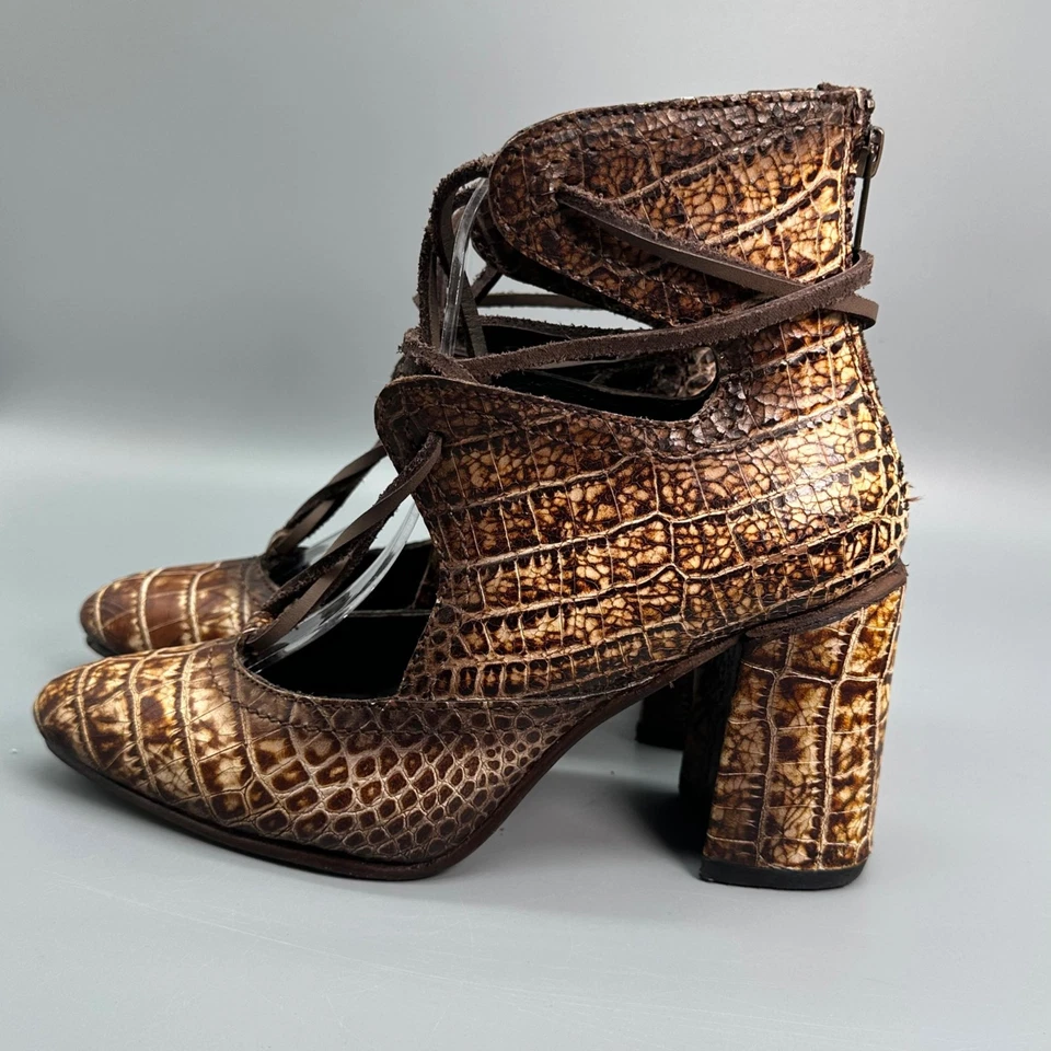 Botas femininas Freebird Joyce cobra crocodilo tornozelo biqueira de 7 pontas salto bloco de renda - Imagem 4 de 4