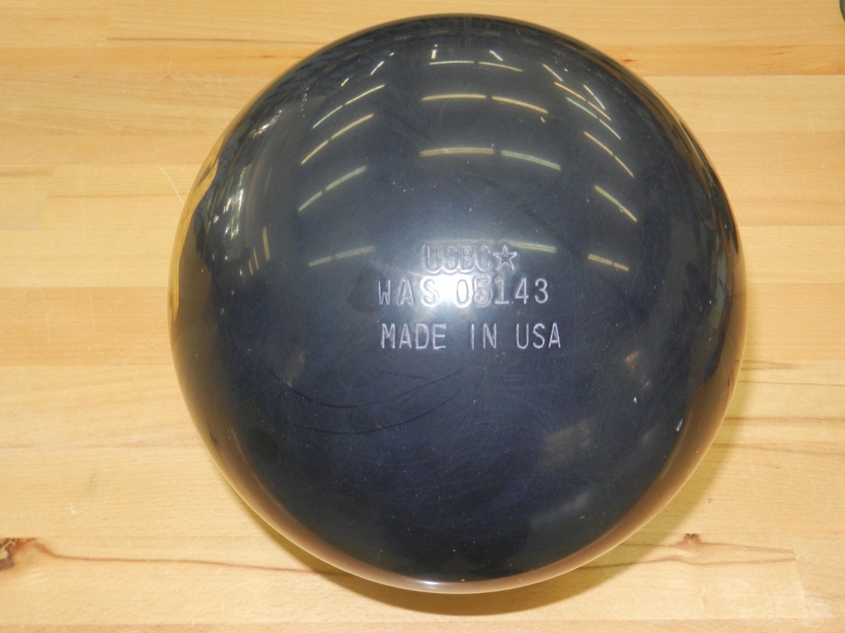 NIB 15# Motiv Black Venom Bowling Ball - 15.2/2.0