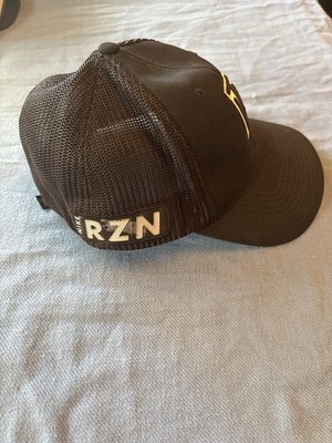 Nike Tiger Woods TW Golf Hat Flexfit Black Mesh RZN VRS Cap Mens L