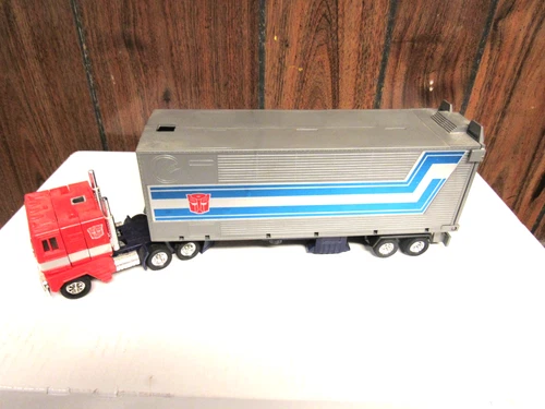 Hasbro Takara Transformers G1 Original Optimus Prime Figure