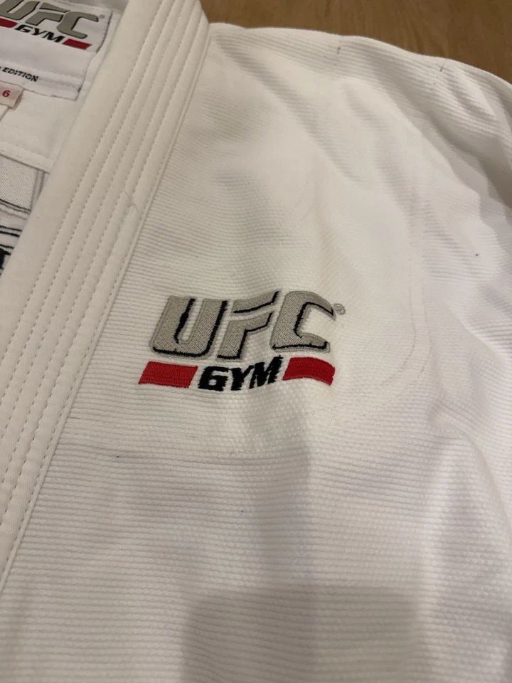 A6 UFC Gym Jiu Jitsu Gi Kimono White Robe Martial Arts - Image 3 of 4