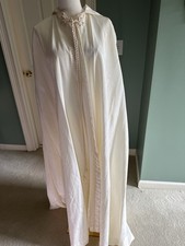 Vintage Ivory Hooded Bridal Cape / Wedding Cloak Weather Wrap 54  