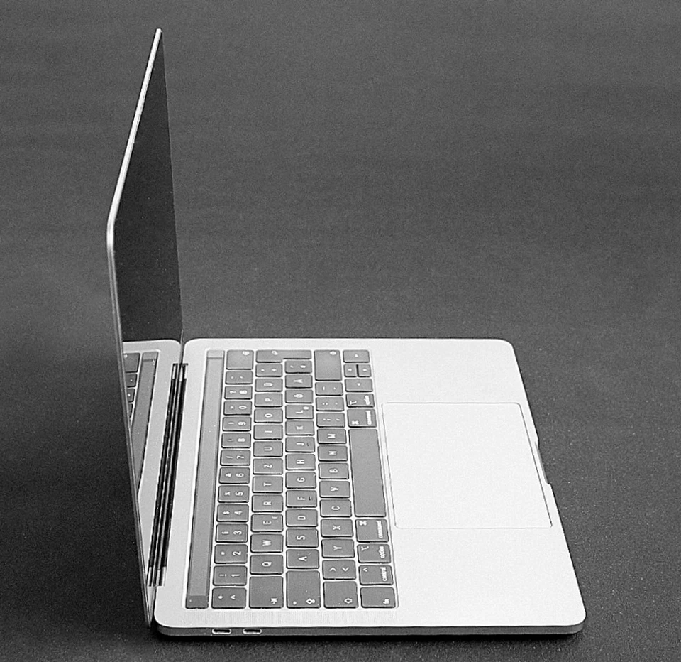 Apple MacBook Pro 2018 13" A1989 2,7GHz i7 16GB RAM 256GB Space Grey - Bild 3 von 3