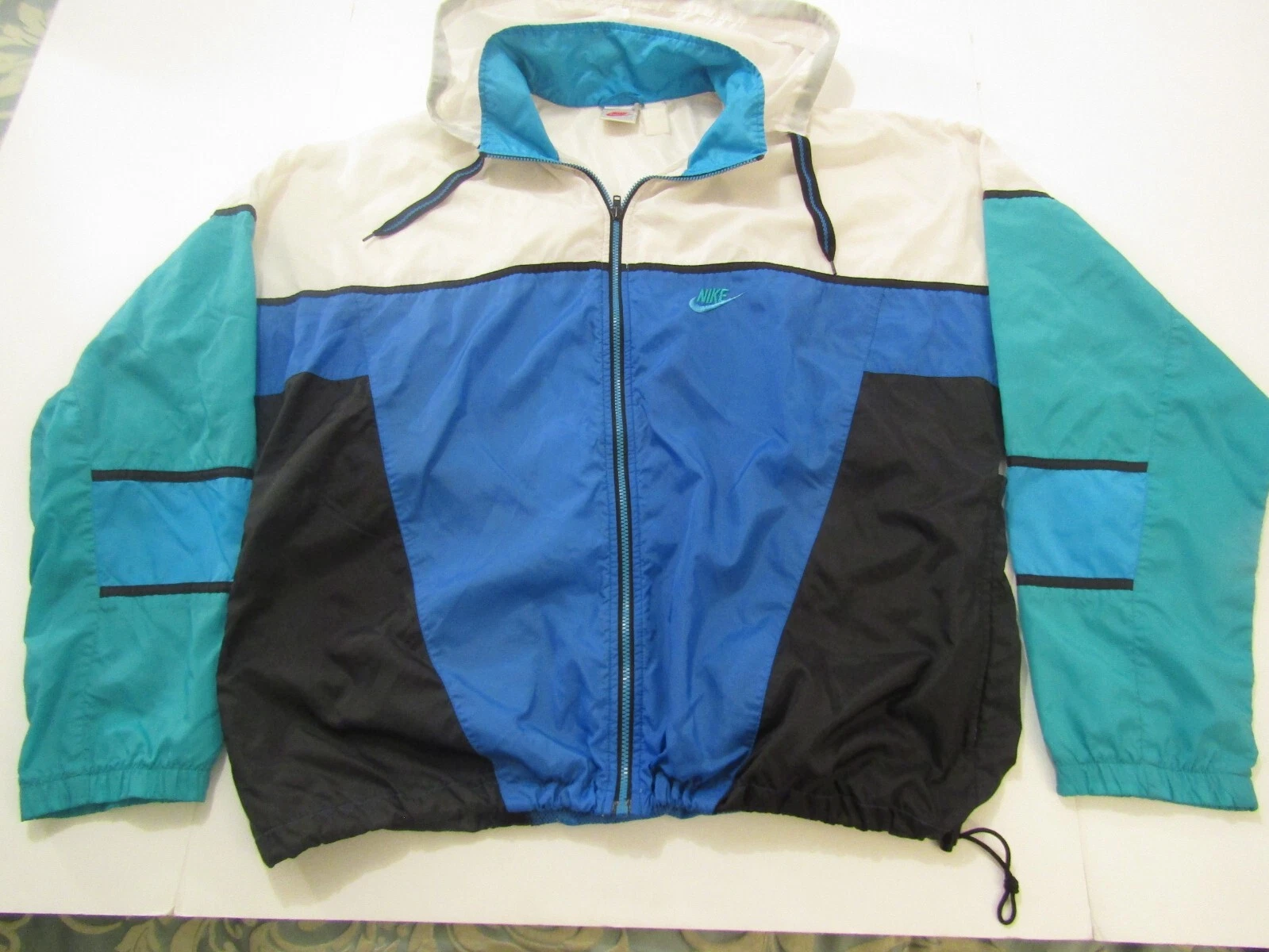 Nike hooded windbreaker jacket large blue