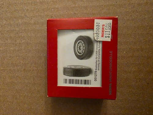 Camión modelo Herpa 051279 neumáticos de rueda delantera ancha escala 1/87 8 ejes | Zustand: New