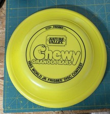 1985 Wham-O World Junior Frisbee Contest Frisbee Chewy Granola Bars 9in