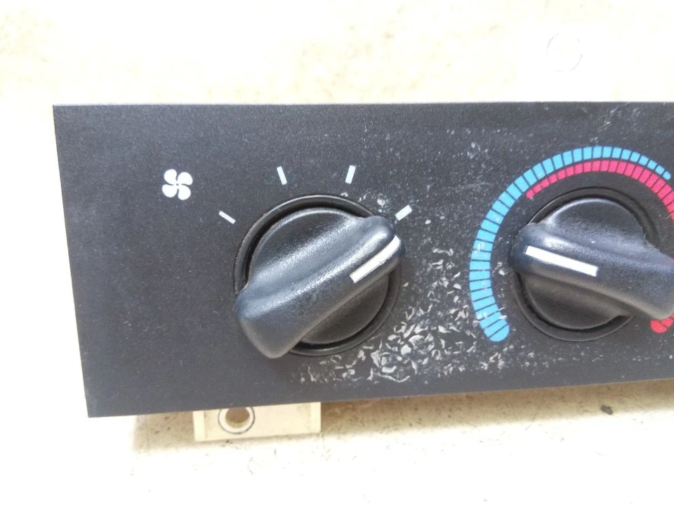 Climatizador de temperatura con CA 55055459AF para Dodge Van 98-03 a24-202895 Foto 2 de 4