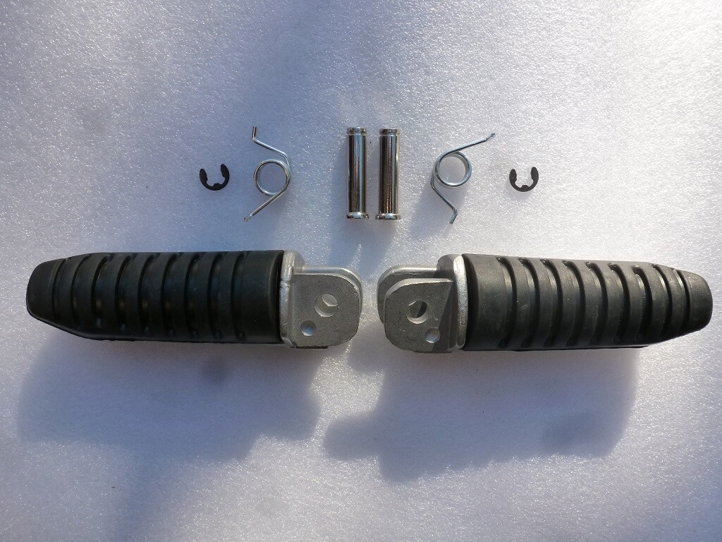 Repose pied pilot 1300 Hayabusa anti glisse pour modèles 1999 à 2006