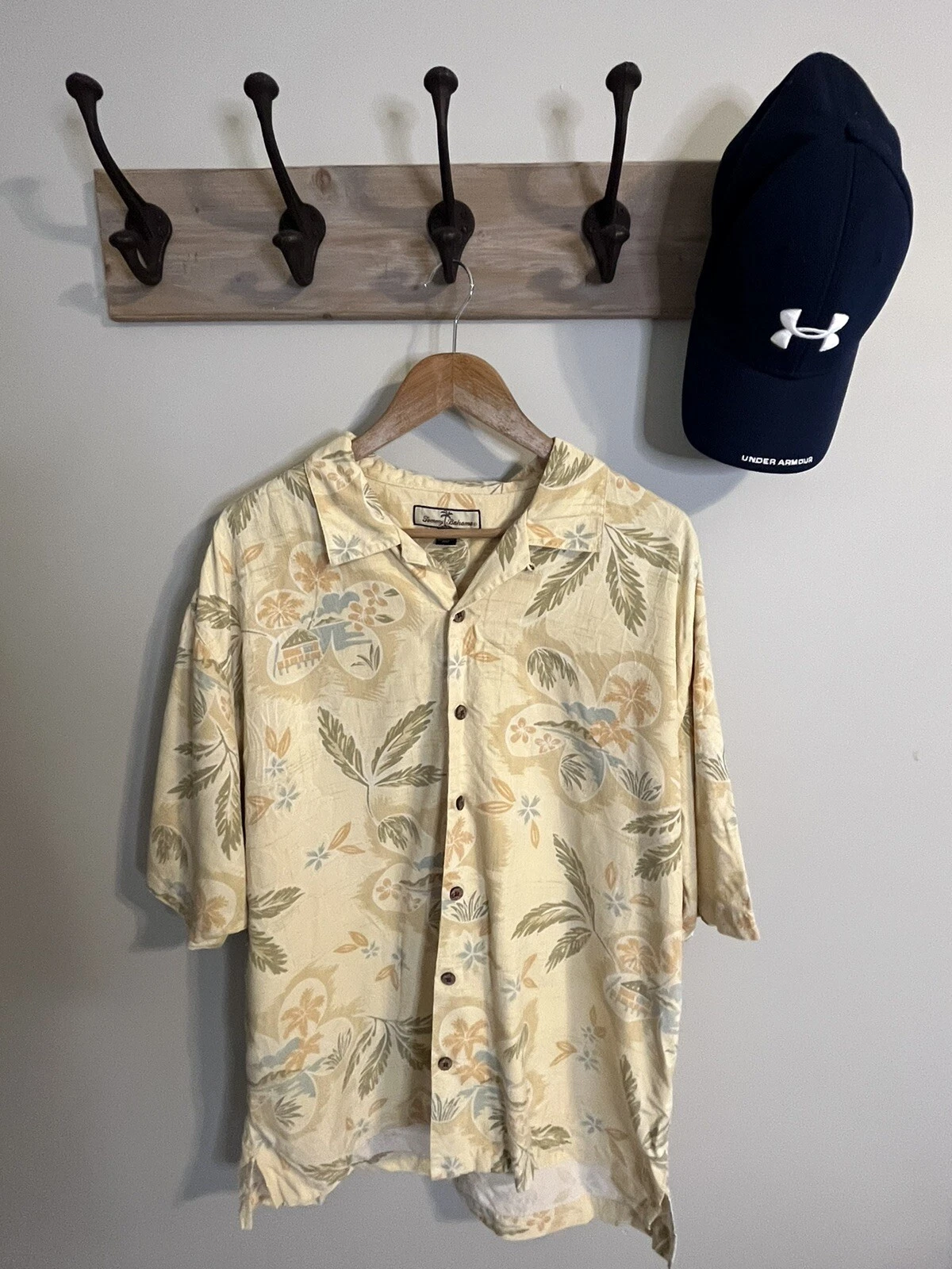 Tommy Bahama Hawaiian Shirt Mens XL button up Silk Yellow Green Floral
Opens in a new window or tab
