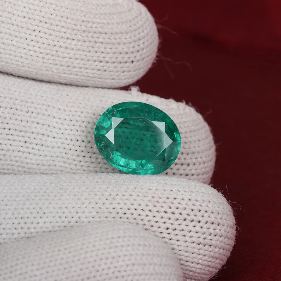 Lab-grown Loose Zambian Green Emerald Stone 7.515 Ct. Oval Cut Loose Gemstone - Image 4 of 4