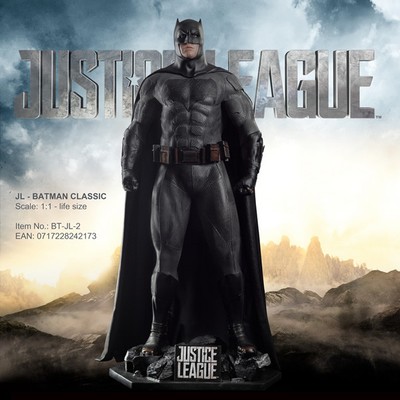 Justice League Batman Classic Suit Life-Size 1:1 Statue ...