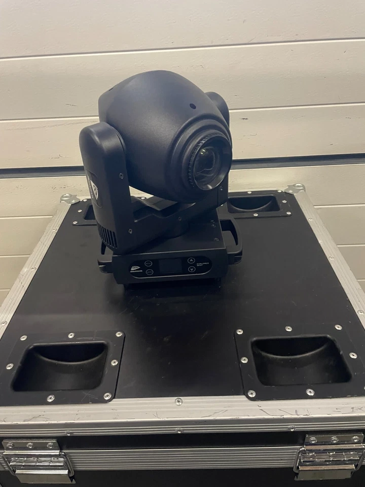 JB-Systems Explorer Spot Movinghead 100W LED con DMX y opción Auto - Imagen 2 de 4