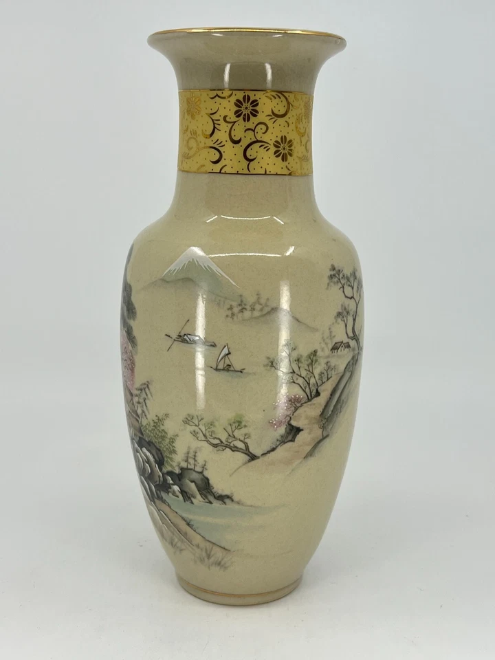 "Florero de porcelana japonés de 10,5"" de colección con banda dorada escena de campo color neutro" Foto 2 de 4