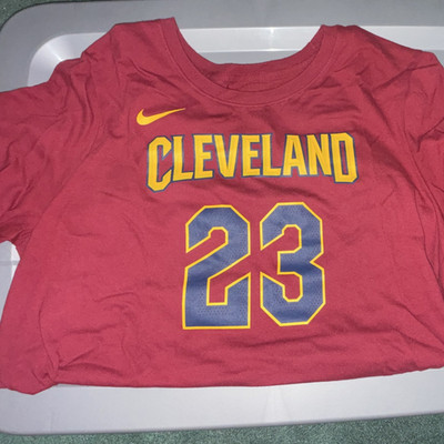 Nike NBA Cleveland Cavaliers LeBron James #23 Red Dri-FIT Youth T-Shirt XL