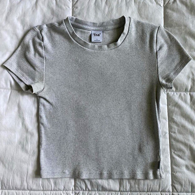 Aritzia TNA HomeStretch Rib Waist T-Shirt Cropped Heather Cloud White size Small