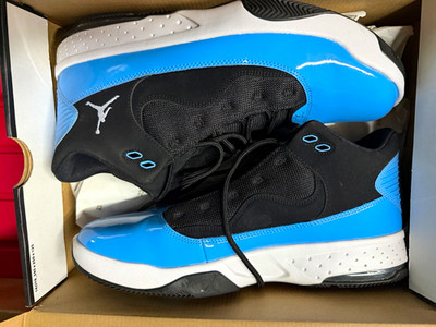 Jordan Max Aura Men s Mid Top Basketball Sneakers Lace-Up Black Blue 12