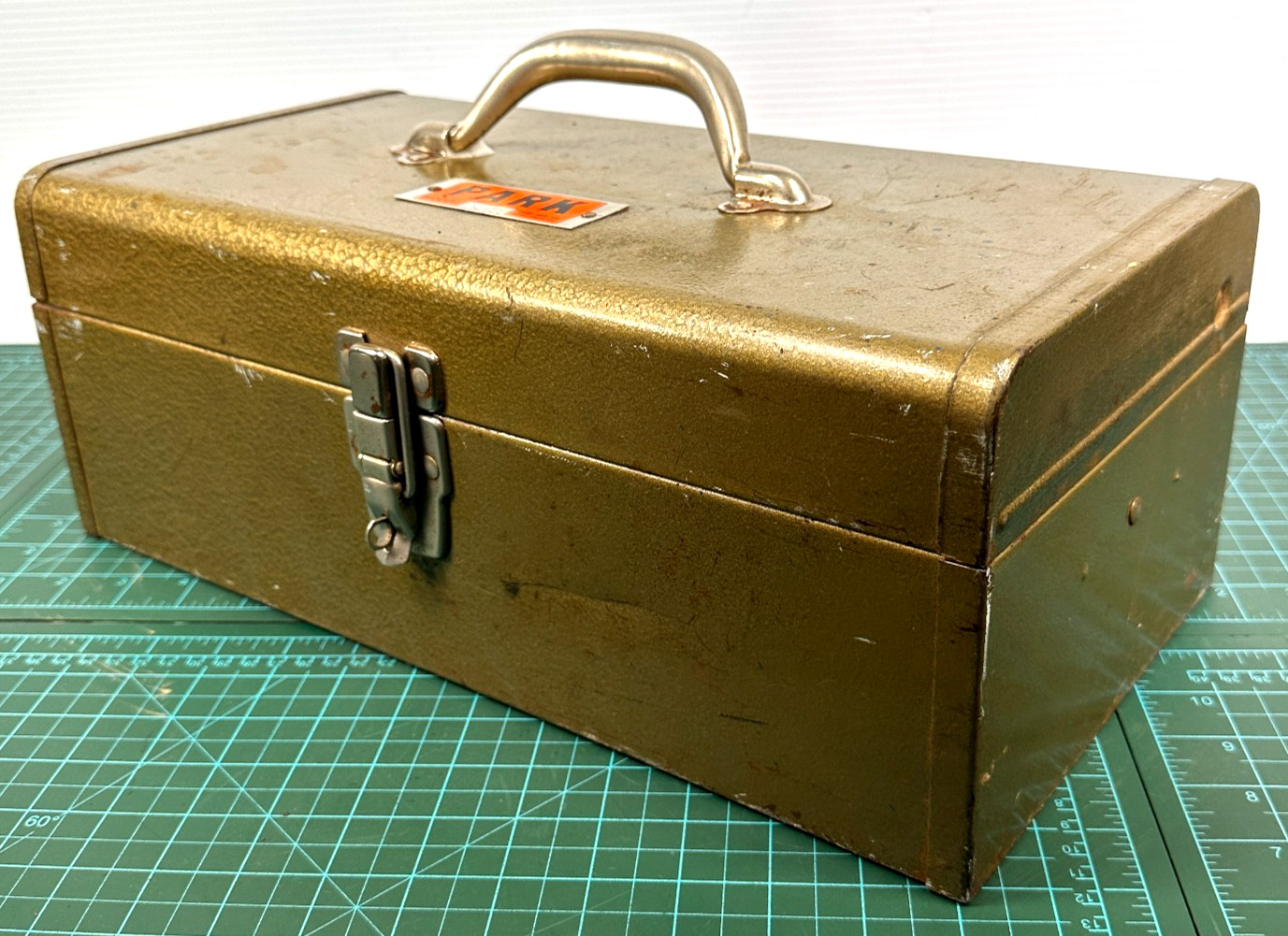 Vintage Park Steel Tackle Box Brown Green Felt Tray Tool Storage Model 83333