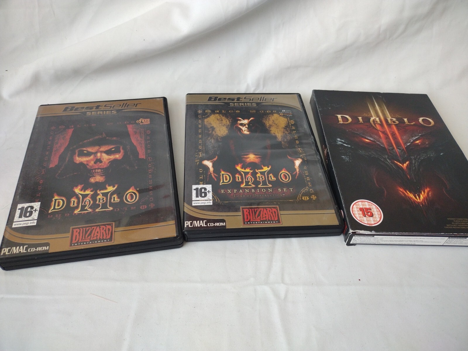 DIABLO III, 3 + II 2 & LORD OF DESTRUCTION EXPANSION SET - PC & MAC GAME