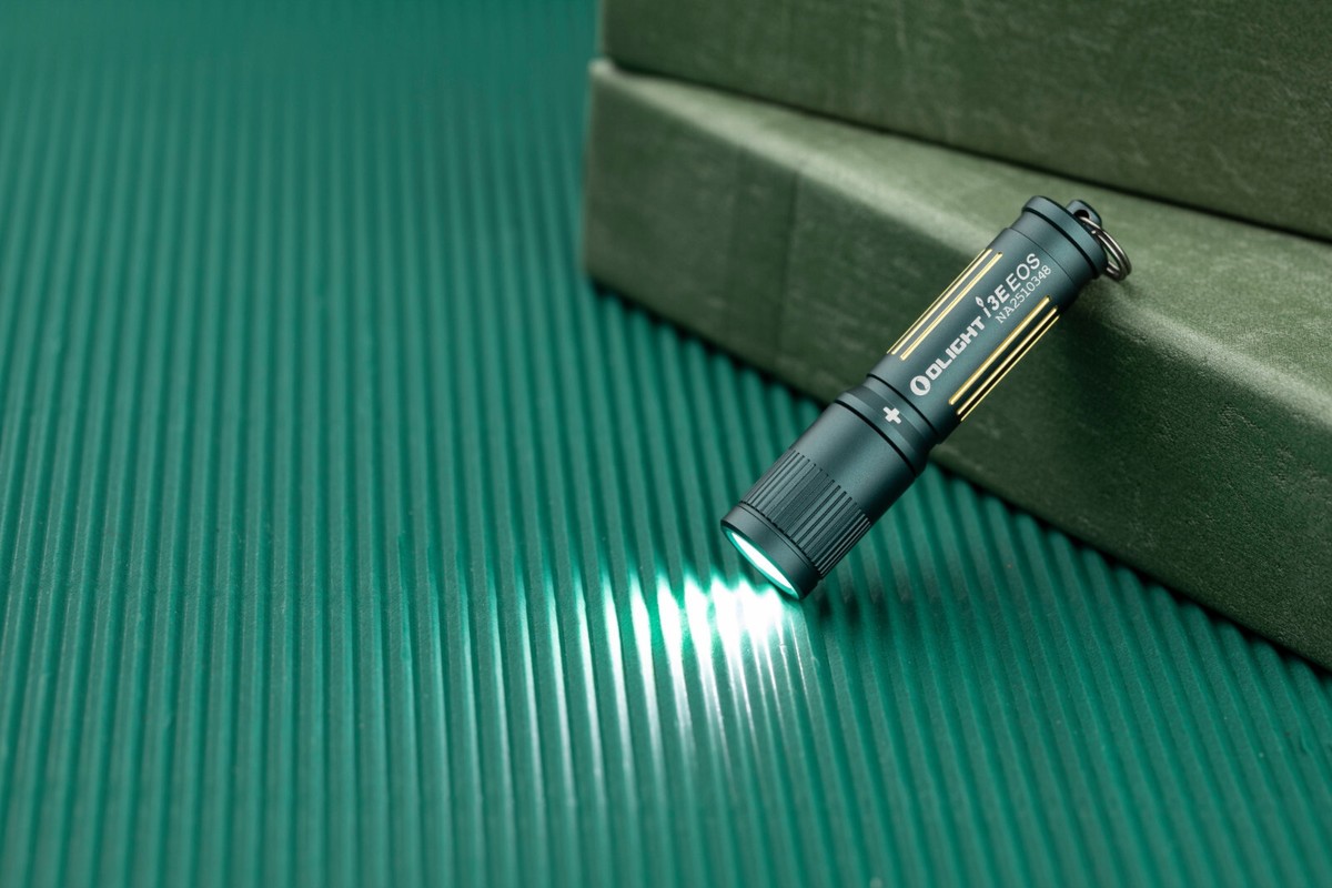 Olight I3E EOS Nuvole Di Auspicio - Torcia LED Portachiavi 90 Lumen Impermeabile