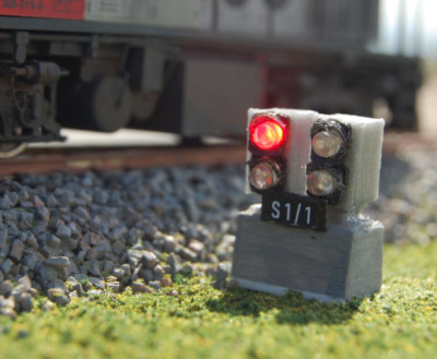 RENFE H0 low mono 4 light traffic light (red - white - green - amber) 90s