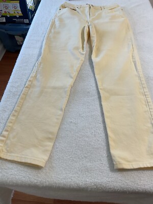 Gloria Vanderbilt Amanda Jeans Butter Yellow 8 Average Light Straight Cut 