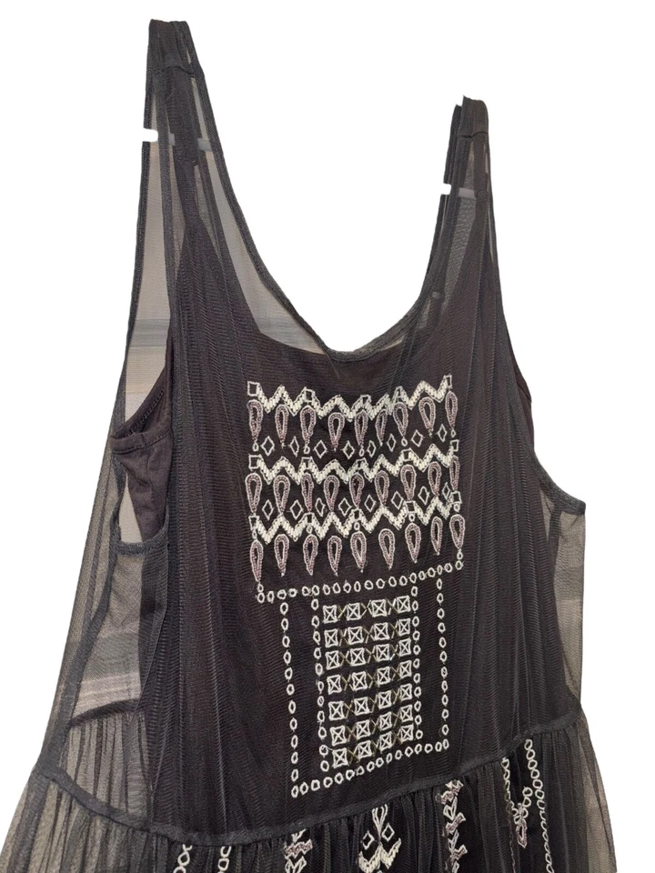 Vestido de cóctel Jessica Simpson gris superpuesto con cuentas transparente para mujer talla grande Foto 2 de 4