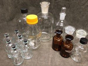 LOT 15 Glass Lab Storage Bottle, 1000ml Ground Glass lid/top