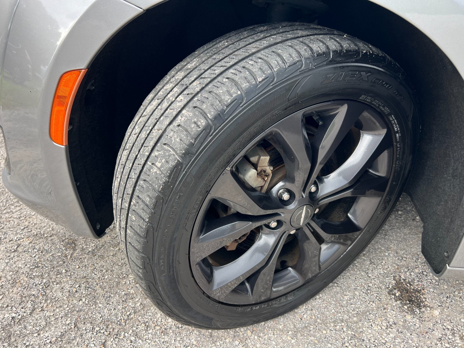 Chrysler Pacifica - Image 10