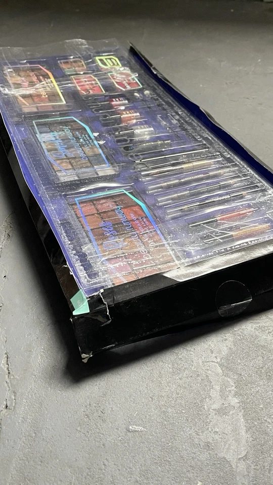 Beauty Runway 23-Piece Makeup Set – Eyeshadow, Color Correctors, Blush, - Image 3 of 4