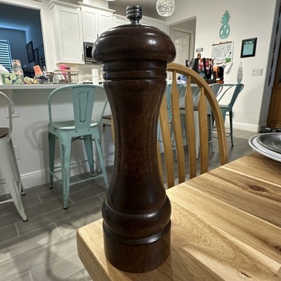 Vintage Olde Thompson 8 1/2  Wood Pepper Mill / USA made /NOS