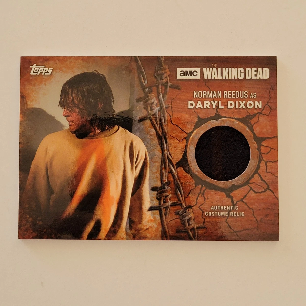 ウォーキングデッド 小道具・衣装カード レア！ Topps The Walking Dead Costume Collectable Trading Cards for sale