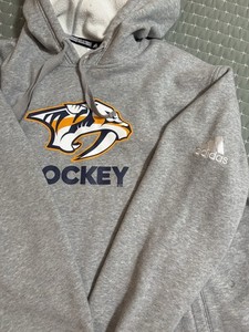 Sweat à Capuche Nashville Predators - Homme Taille L - Gris Polaire - Logo LNH