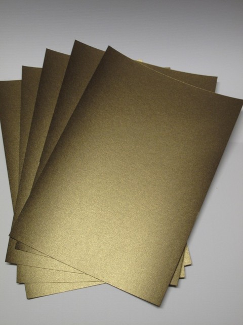 DOUBLE SIDED WITH SILVER SHIMMER. 20 A4 170gsm WHITE PEARL CARD