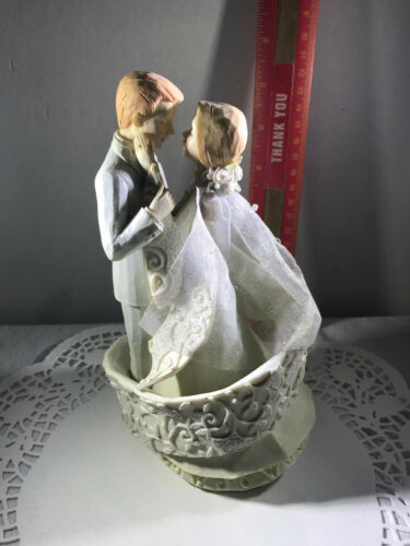 ENESCO FOUNDATIONS HUSBAND AND WIFE FIGURINE - Picture 4 of 10