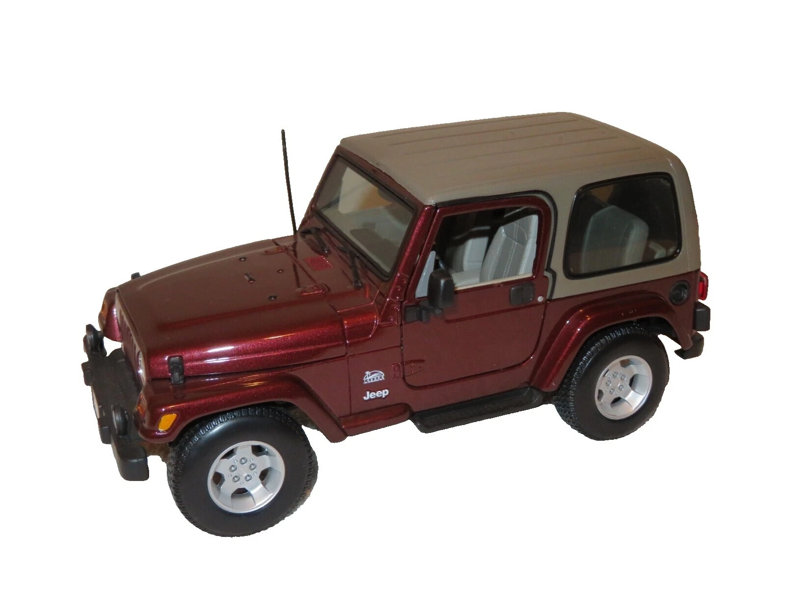 Maisto Jeep Car 1:18 Scale Diecast & Toy Vehicles