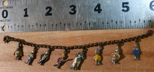 1938 vintage Disney Snow White & 7 Dwarfs Charm Bracelet Set hand painted enamel - Picture 2 of 11