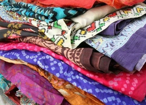 Lot Of 25 Vintage Indian Saree Silk Blend Fabric Multi color Sari Craft Used - Image 2 of 3