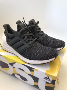 ultraboost black carbon