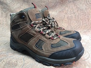 bass pro hiking boots